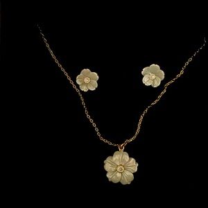 Mother of Pearl Necklace and Earrings gift set
